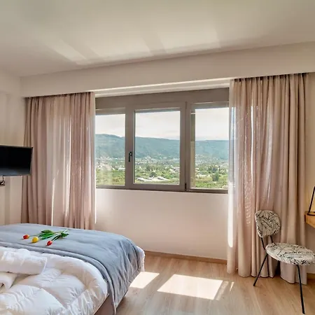 Thearia Maisonette Souda
